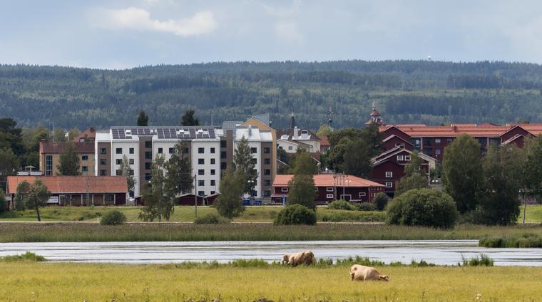 Vy från Limsjön över Leksands Noret, med Granberget i bakgrunden.